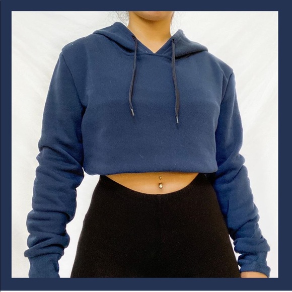 semi cropped hoodie